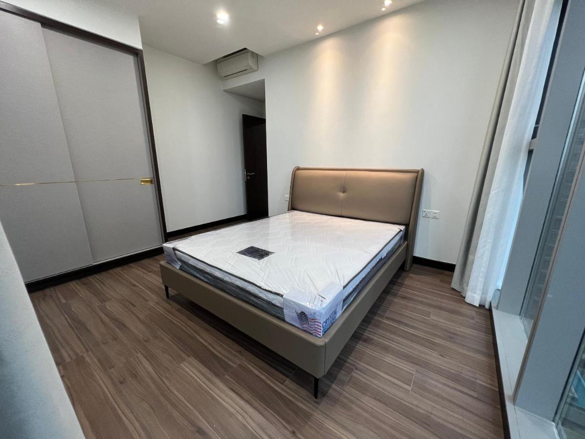 Khách sạn hẻo lánh Premium - Hub