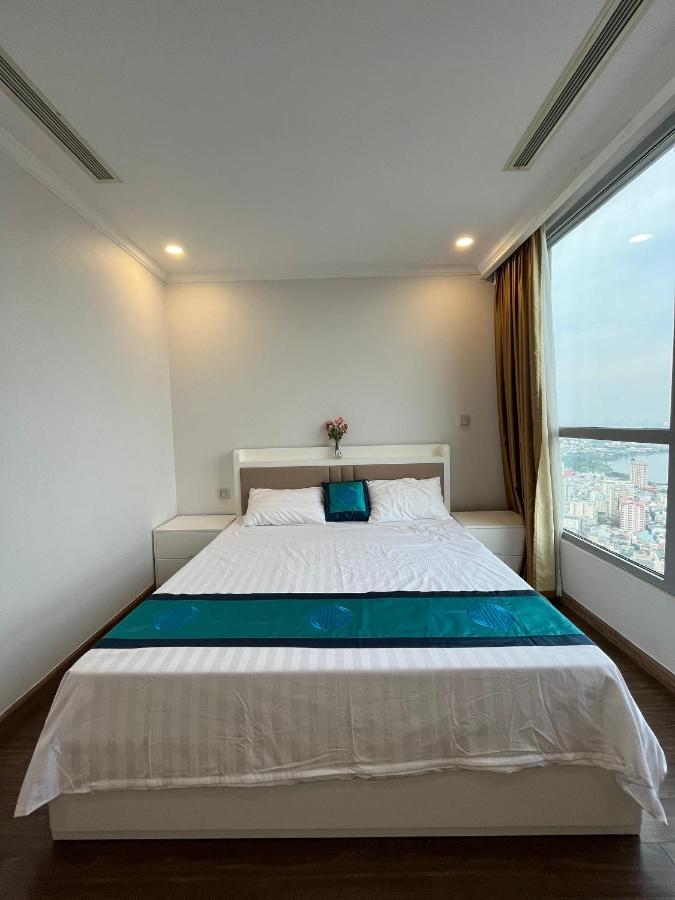 Khách sạn hẻo lánh Premium - Hub